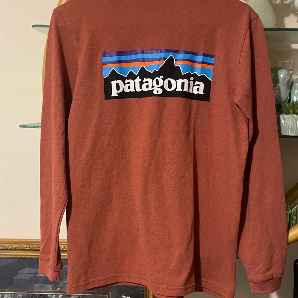 Patagonia Men's/ Women's Long Sleeve Shirt in Rust 000808